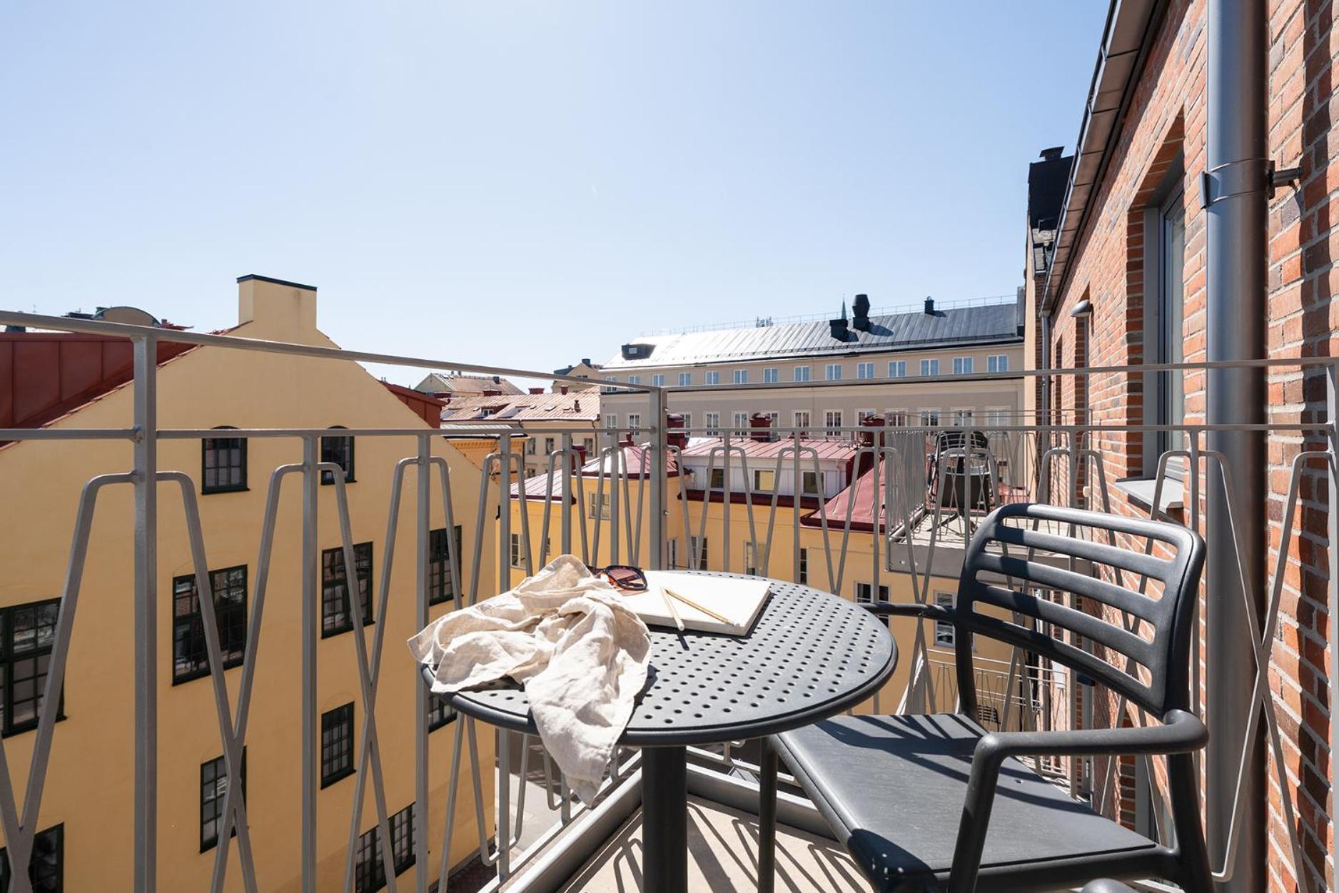 Sky Hotel 4*